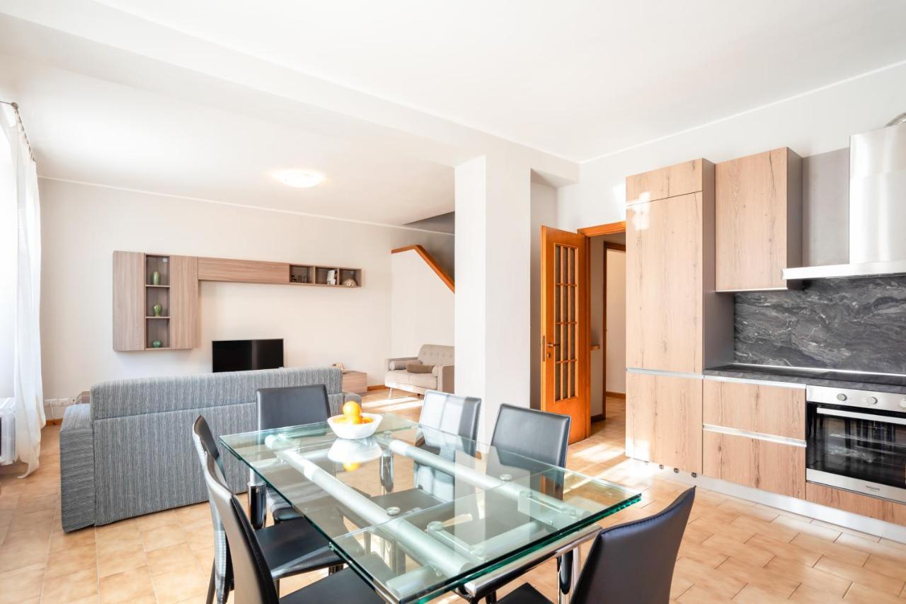 Le Tre Ninfee Di Pusiano! Free Parking Apartment Exterior foto